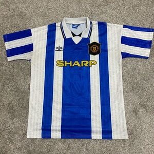 #7 CANTONA *RARE* Vintage MAN UNITED JERSEY in pristine condition.